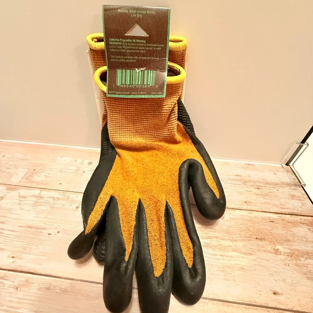 Garden Works Pro Grip Gardening Gloves Women Medium Orange Black NEW Latex Palm